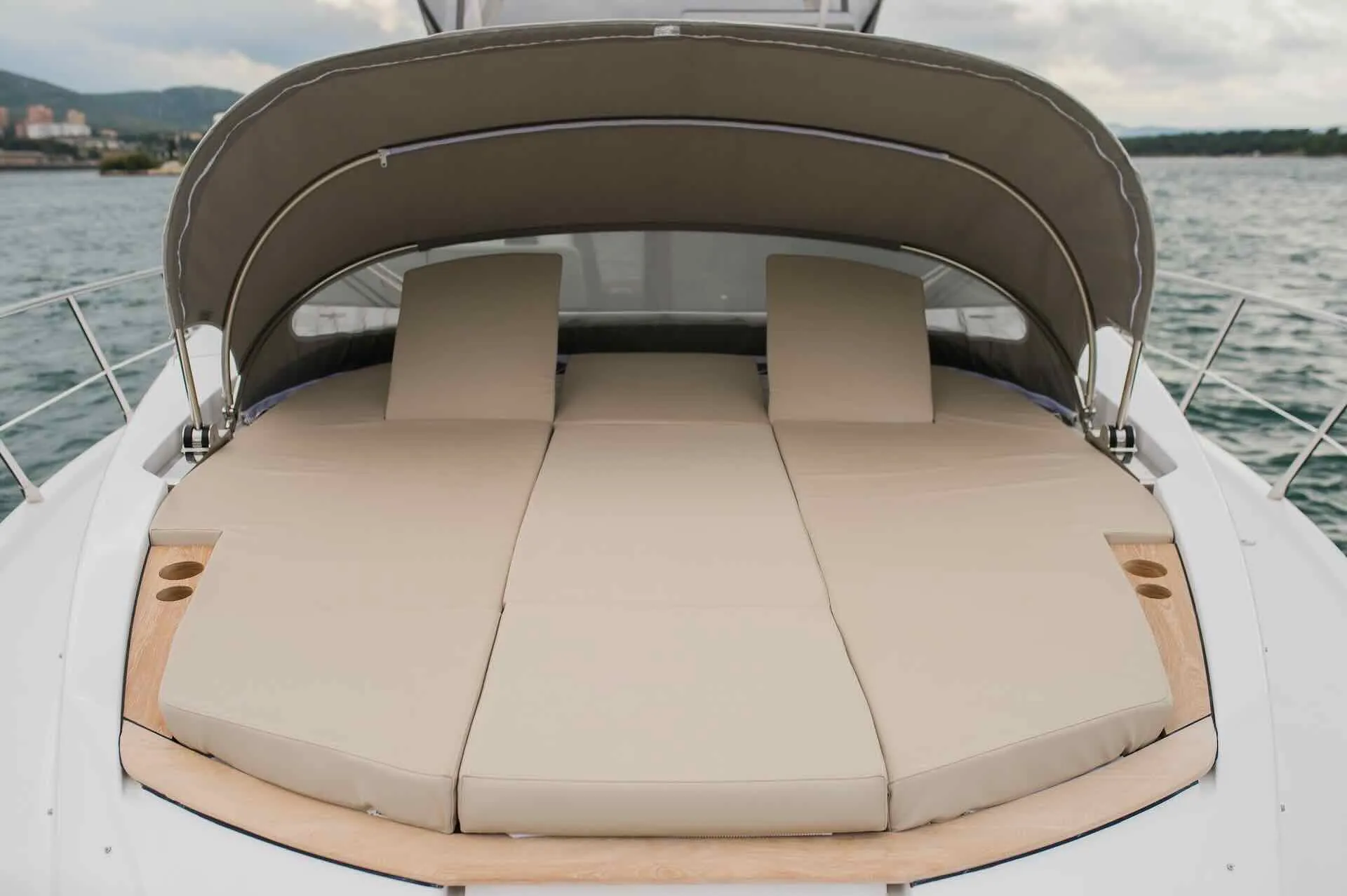 MAWI Azimut 55 Fly luxury yacht for sale