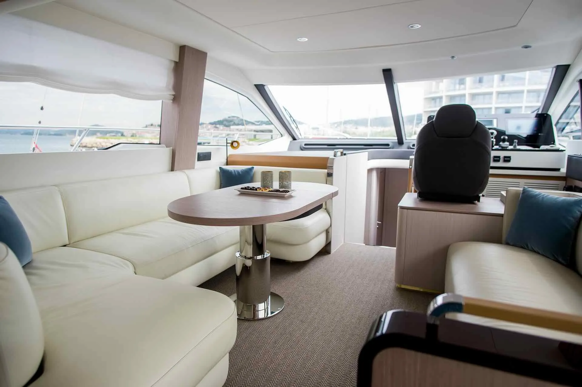 MAWI Azimut 55 Fly luxury yacht for sale