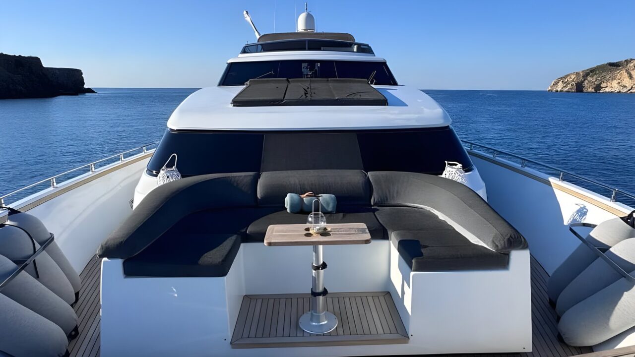 BLUE MOON foredeck sun pad