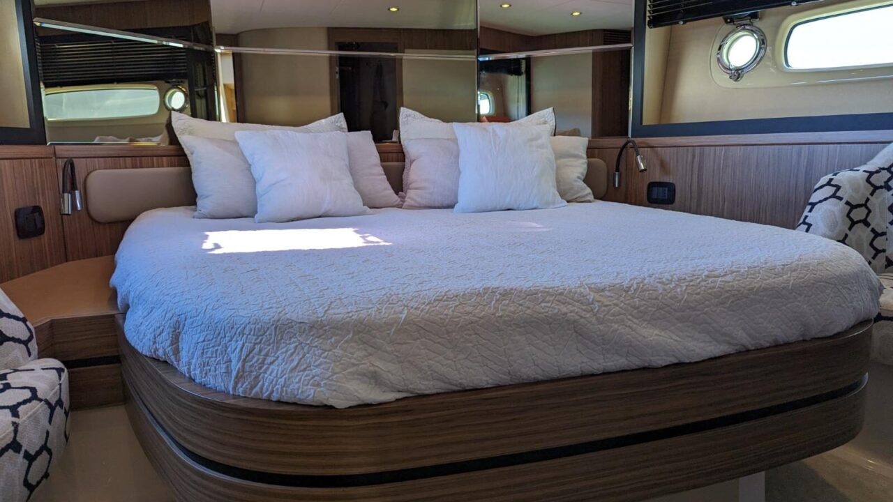 SUMBA master cabin